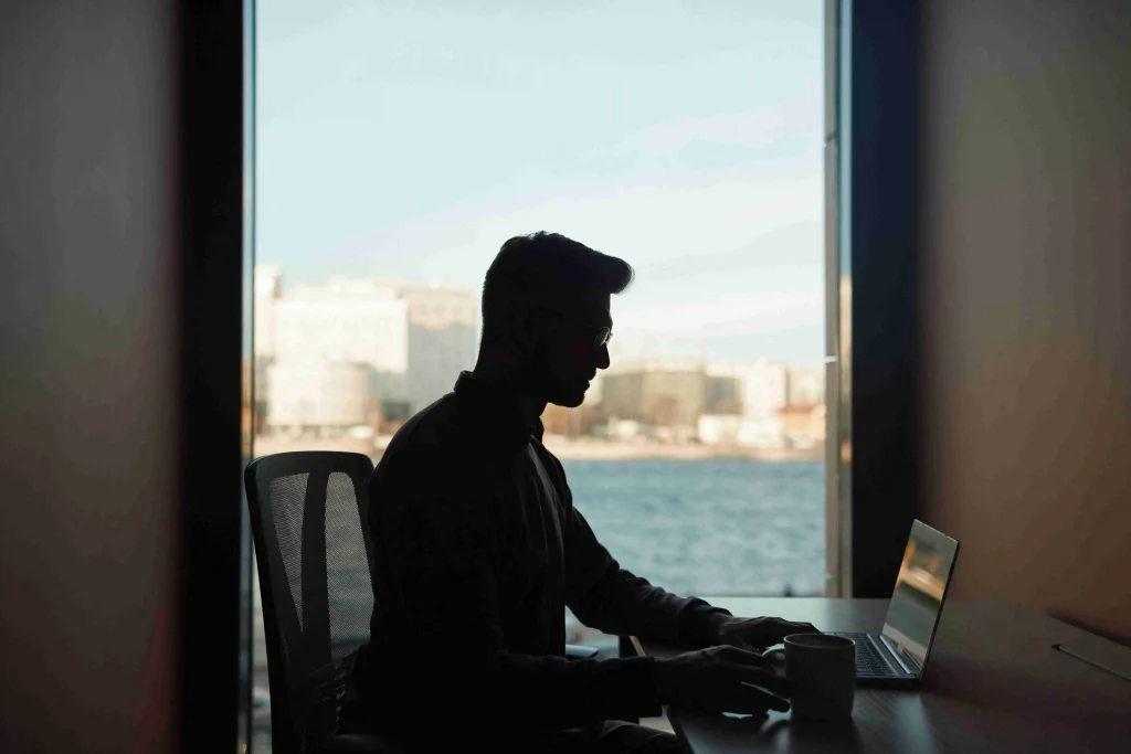 Analyse van de krimp interim inhuur overheid in 2026 vanuit een professioneel kantoor in Utrecht.